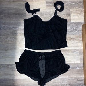 Black VS velvet pajamas